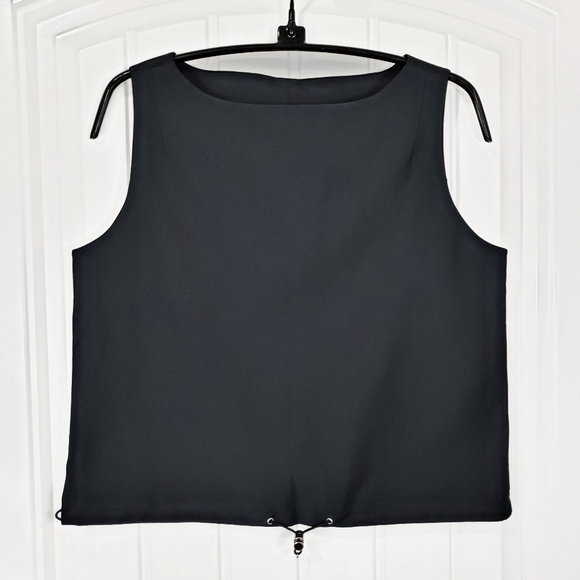Banana Republic Tops - Banana Republic Black Sleeveless Crop